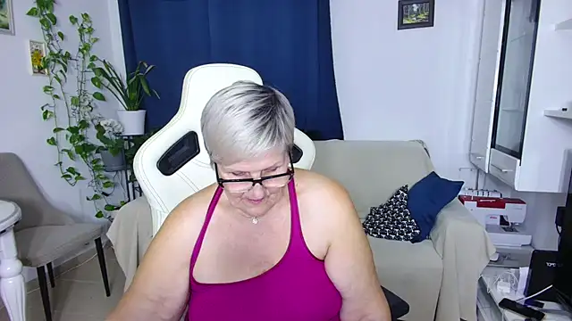 Selenna57 live sex cam