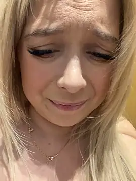 CherryAuroraa's cam snapshot