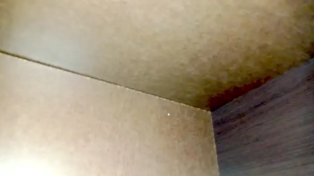 PetiteIvoryQueen19 live sex cam