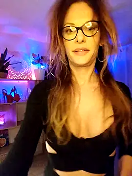 Luna_Kitanna live sex cam