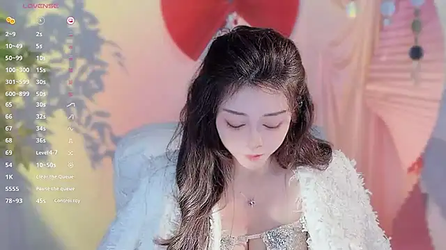 Yiluo95 live sex cam