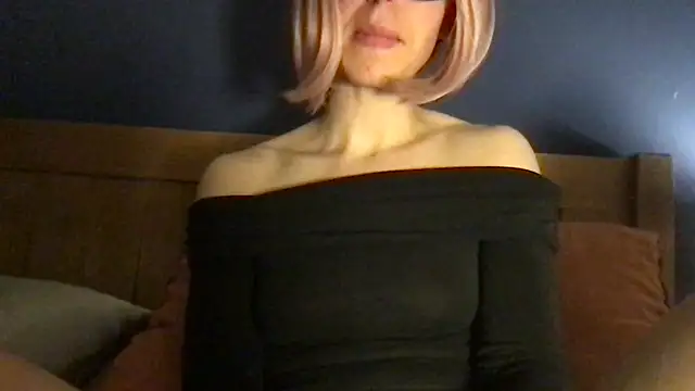 intelligentwoman's cam snapshot