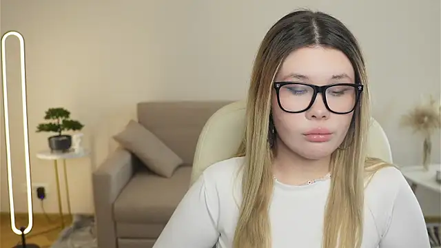 OraliaTumbleston's cam snapshot