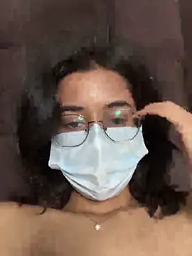 DominantDesiree live sex cam