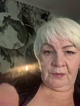 Laura_Millf live sex cam