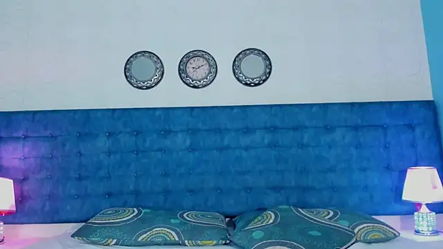 AlaiaDew's cam snapshot