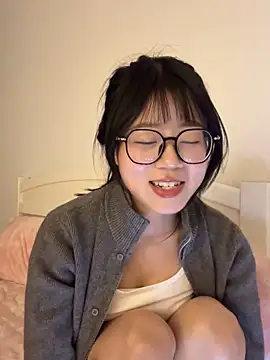 Ella-AAAAA live sex cam