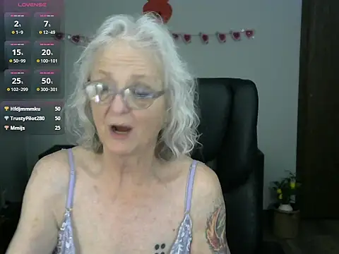 JoleneDelacroix live sex cam