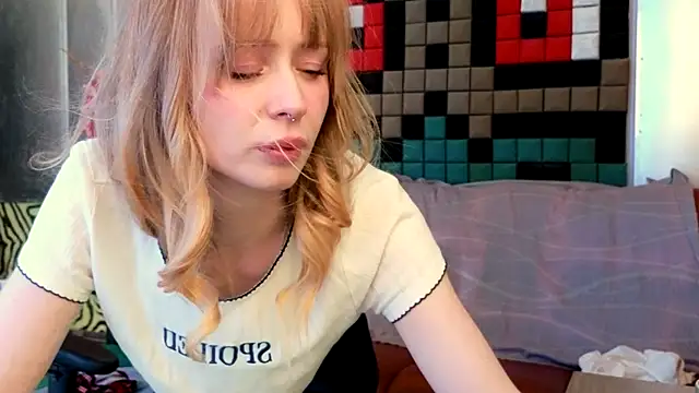 CarolineDjein's cam snapshot