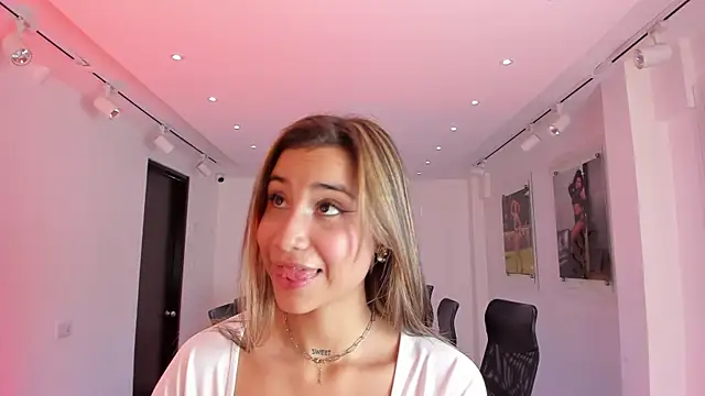 NairobiLee live sex cam