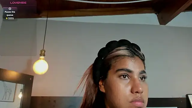 ZarahFoxx's cam snapshot