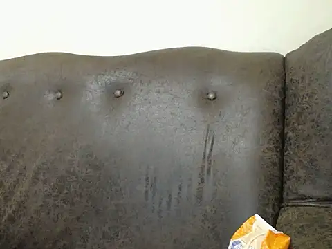 bustylaura4u's cam snapshot