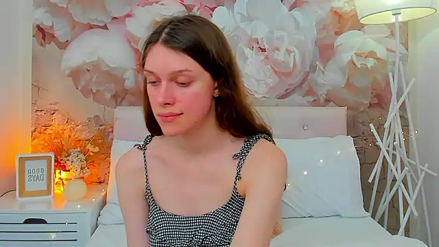 JaneBrowni's cam snapshot