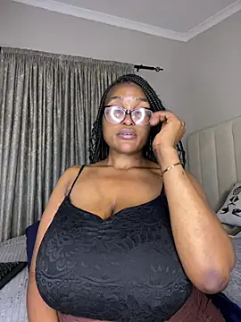 Bustygoddess32 live sex cam