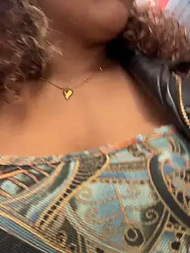 lauraltt live sex cam