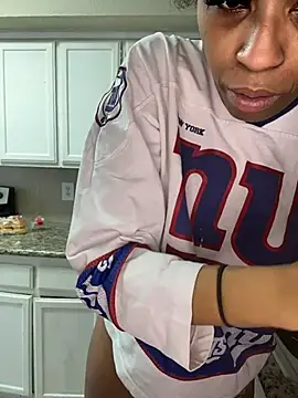 YeahhhitsBreezy live sex cam