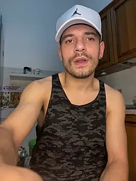 alessand180521 live sex cam