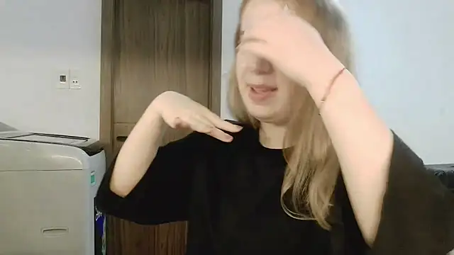 EllaJourney live sex cam