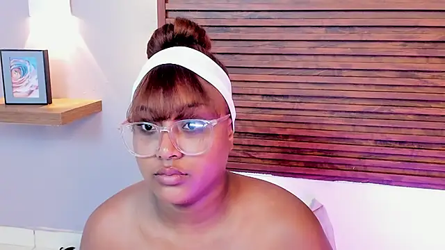 Adelehottman live sex cam