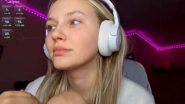 KarinRobertson live sex cam