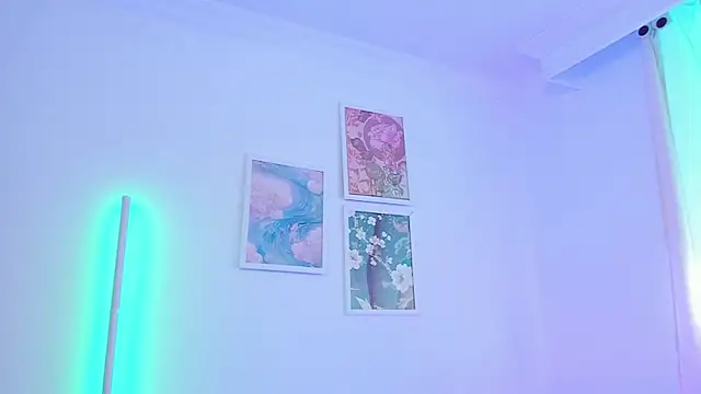 canelleGarces's cam snapshot