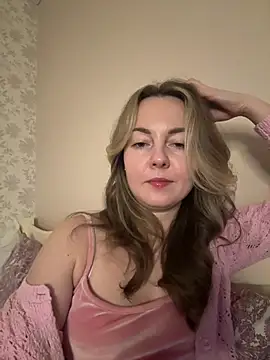 Elineaa's cam snapshot