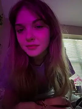 ultramoderngraphicgurl's cam snapshot