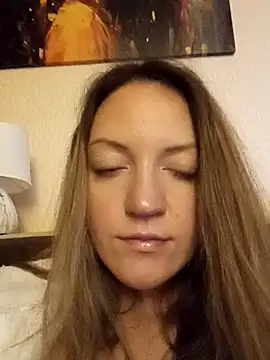 KattyLuuu's cam snapshot