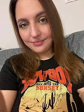 AliceDesmee's cam snapshot