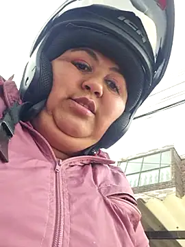 curvy_diva_'s cam snapshot