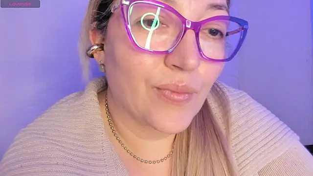 Naty_Mature_ live sex cam