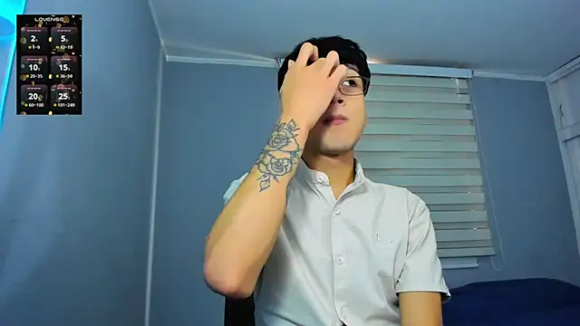 tom_Howard live sex cam