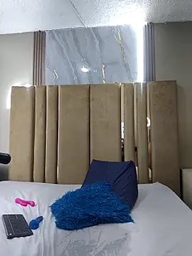 zoe_love18's cam snapshot