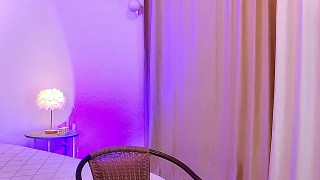 EmeraldGlow live sex cam