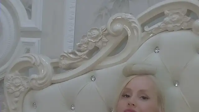 EllieFrosty_'s cam snapshot