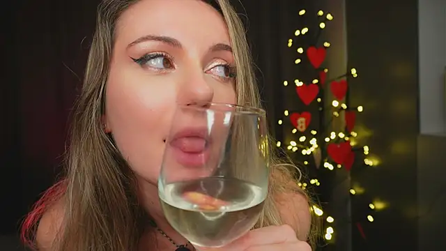 ShyNdWild's cam snapshot