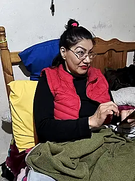 LaInsaciableIntensa live sex cam