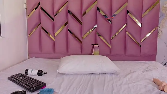 littleaprill's cam snapshot