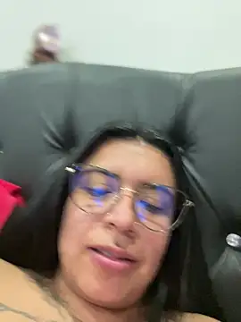 Devilsweet17 live sex cam