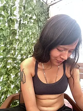 Ninffa_pinkk21's cam snapshot