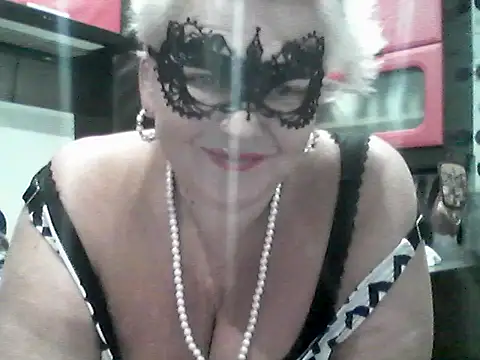 Lisa_Suzie's cam snapshot