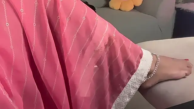 Wow-nisha's cam snapshot