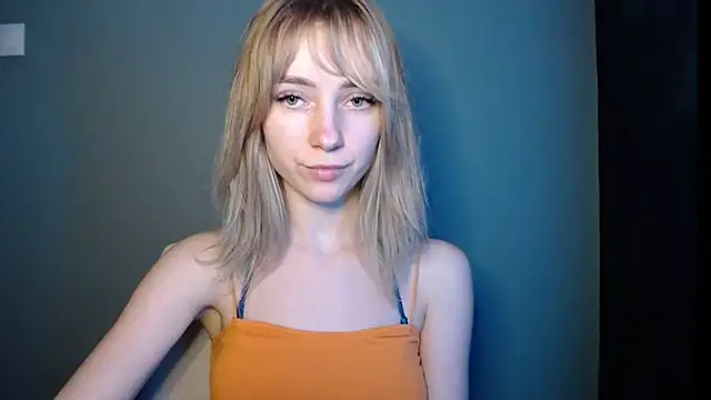 LuciaYoung's cam snapshot