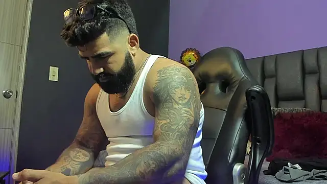 Lyon_vach live sex cam