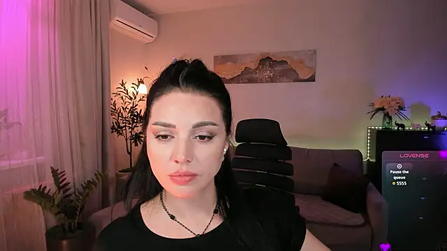 Viki_Bellson's cam snapshot