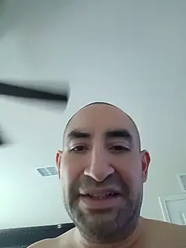 CumDumpPig83's cam snapshot