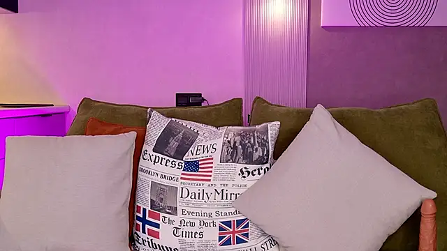 shes_rebel's cam snapshot