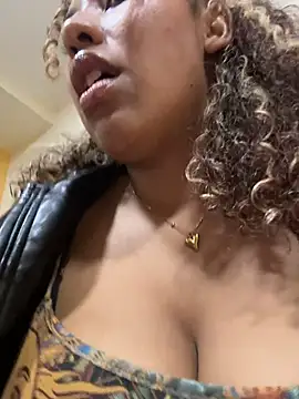 lauraltt's cam snapshot