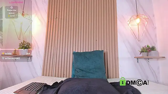 lia_harper_'s cam snapshot