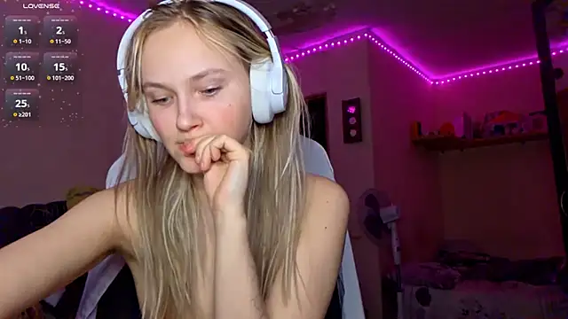 KarinRobertson's cam snapshot